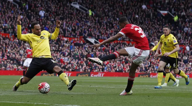 Marcus Rashford shoots