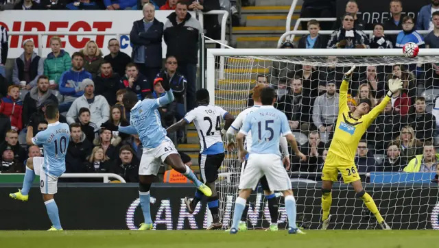 Sergio Aguero scores