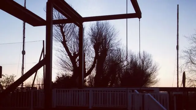 Ivy House canal bridge