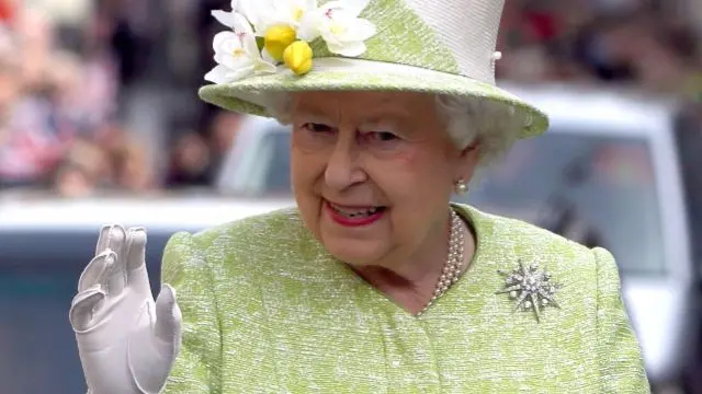 Queen waving at crowds in Windsor