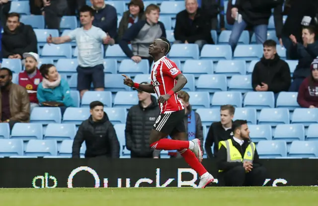 Sadio Mane celebrates