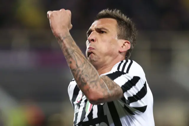 Mario Mandzukic celebrates