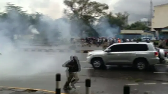 Tear gas fired in Kenya