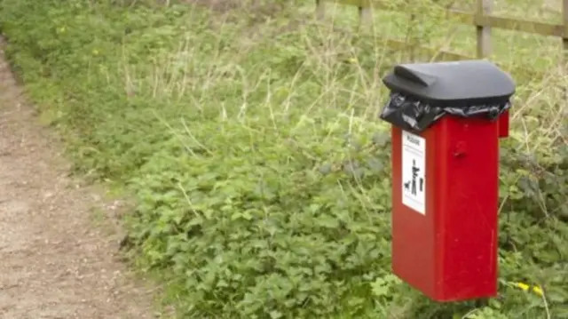 Dog fouling bin