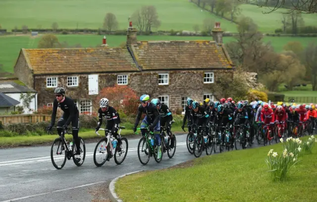 Peloton in Tadcaster