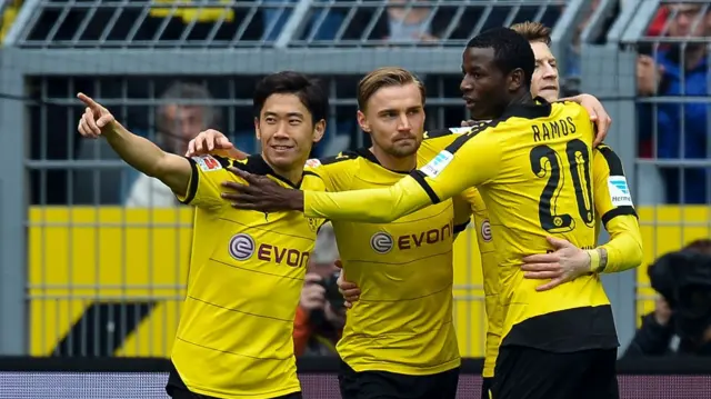 Shinji Kagawa celebrates