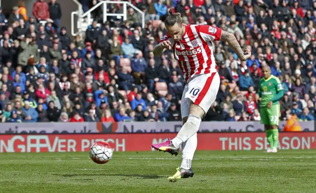 Marko Arnautovic scores