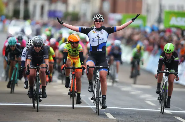 Kirsten Wild wins the Women's Tour de Yorkshire