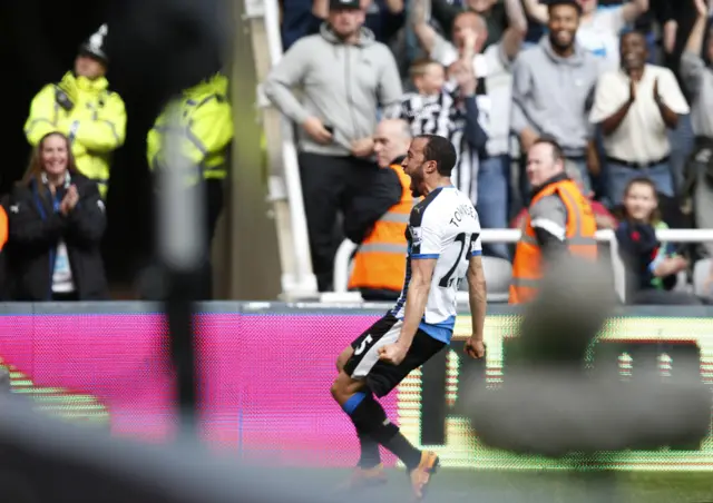 Andros Townsend celebrates