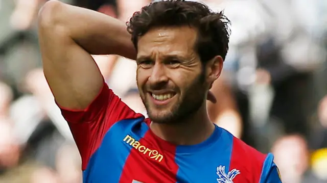 Yohan Cabaye looks dejected