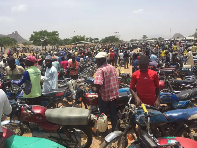 Fuel queue in Bauchi