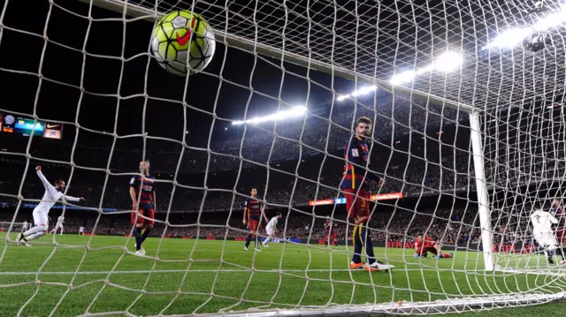 Cristiano Ronaldo scores against Barcelona