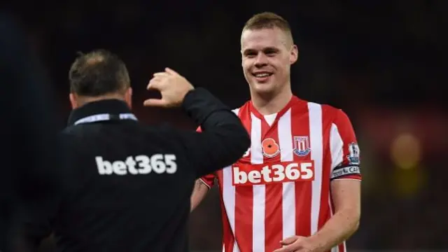 Ryan Shawcross leaving the pitch in a game