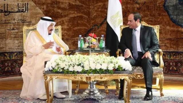 King Salman (L) and President Sisi (R)