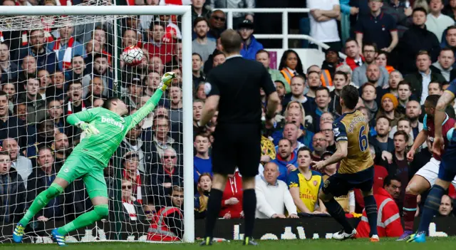 Laurent Koscielny scores