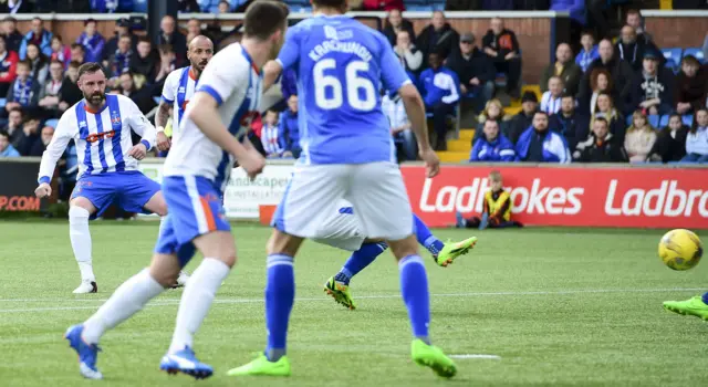 Kris Boyd fires Kilmarnock into the lead