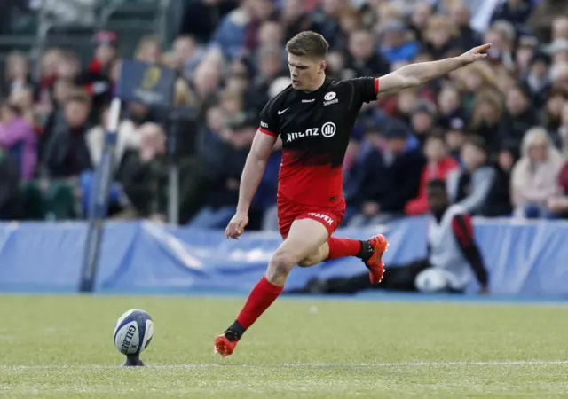 Owen Farrell kicks a penalty