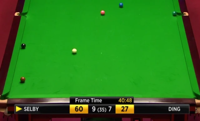 Selby misses the green