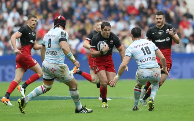 Brad Barritt of Saracens runs