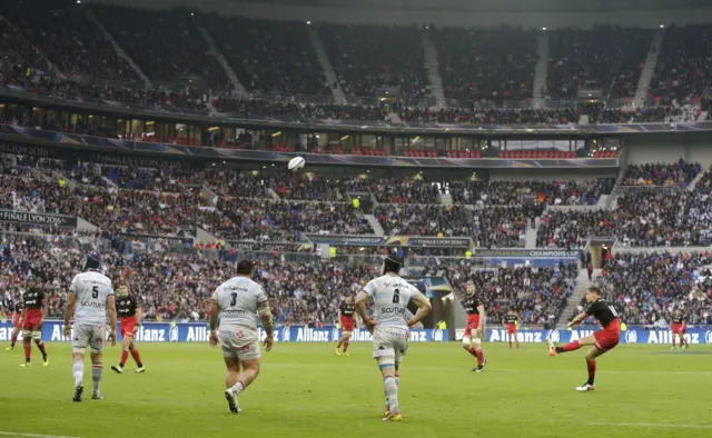 Owen Farrell kicks a penalty