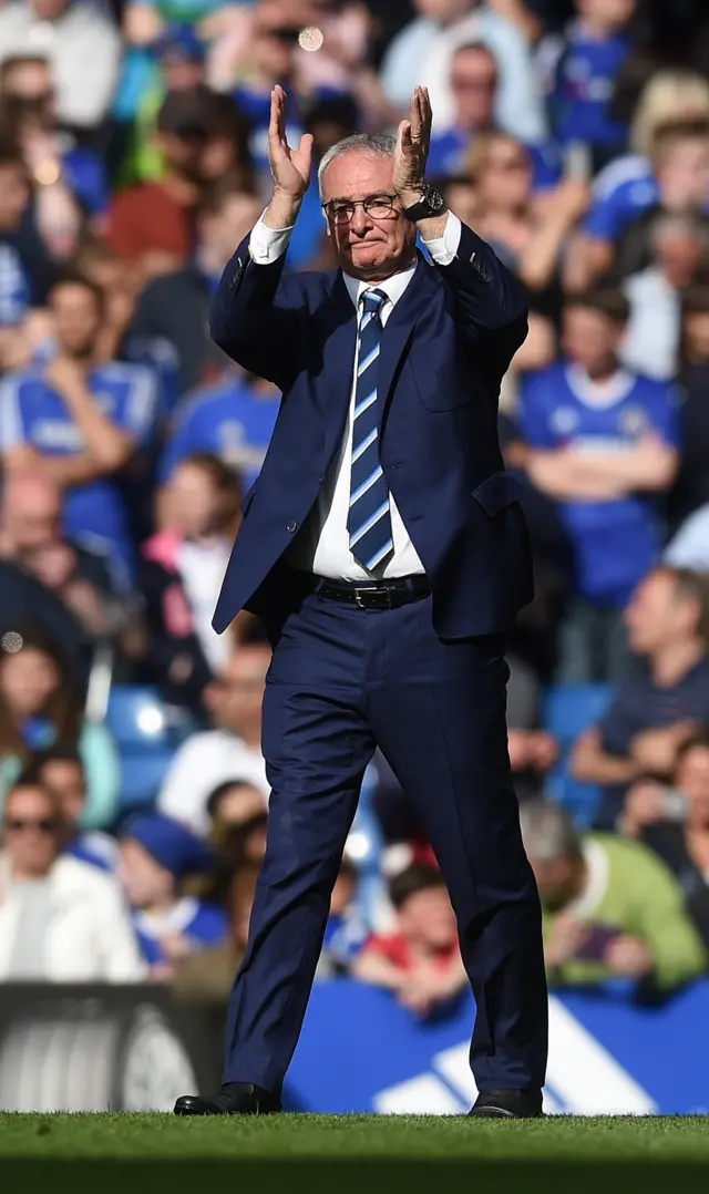 Claudio Ranieri thanks the supporters