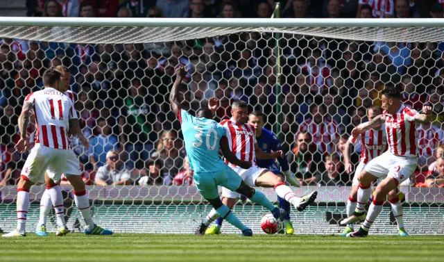 Michail Antonio scores the opener