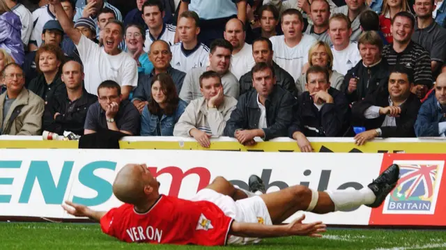 Veron celebrates goal against Spurs