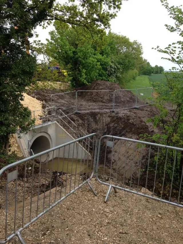 Work to fix collapsed water tunnel near Howden