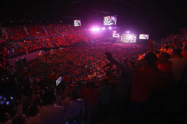 Rotterdam crowd Premier League Darts