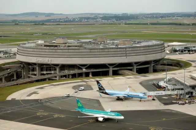 A general view shows the Terminal 1 at the Charles de Gaulle International Airport in Roissy, near Paris September 17, 2014,