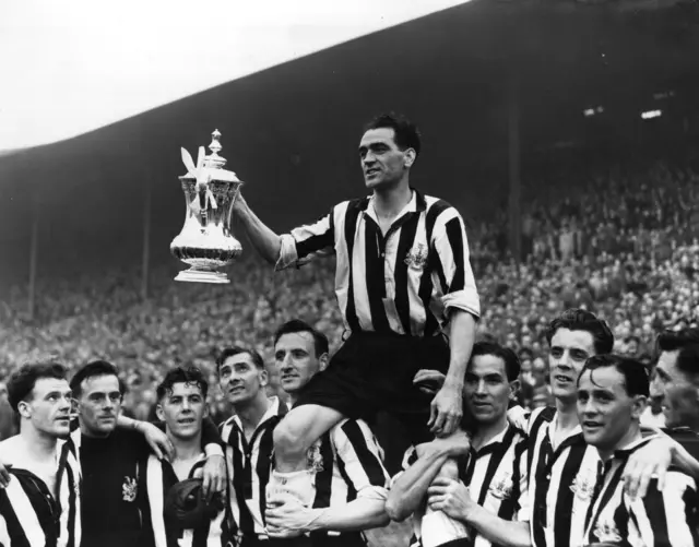 Newcastle win the FA Cup in 1952