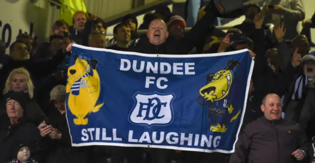 Dundee banner