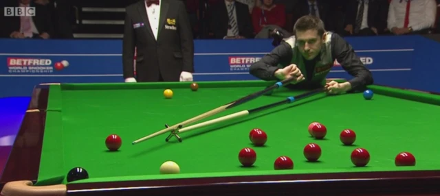 Mark Selby misses the black