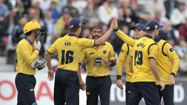 Birmingham Bears celebrate wicket