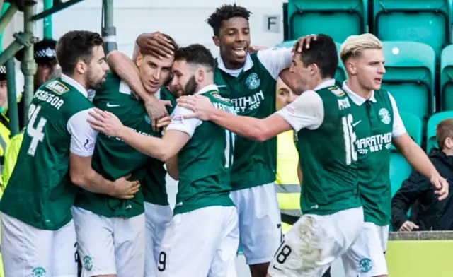 Hibernian players celebrating