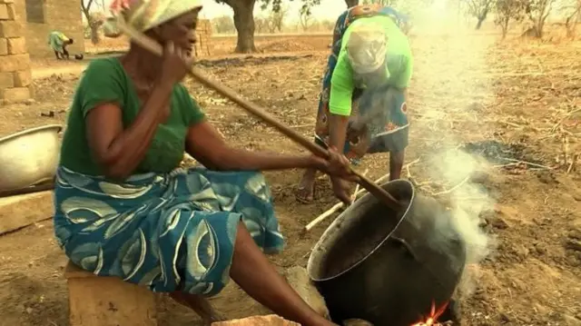 Boiling the shea butter