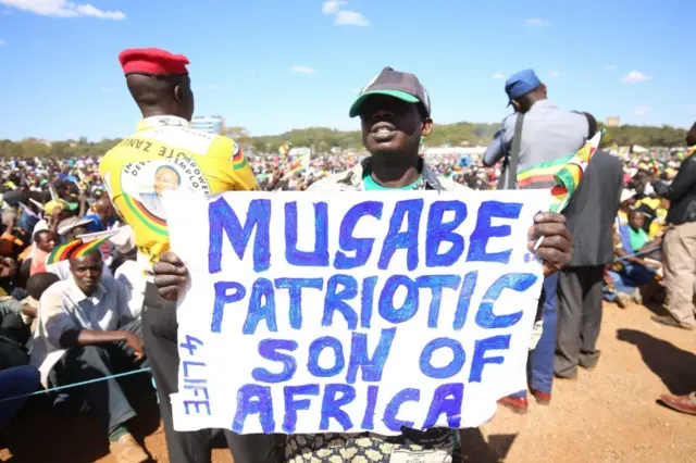 Thousands of Zimbabwe Zanu PF party supporters gathered at an open space to show their support for Zimbabwean President Robert Mugabe, in Harare, Zimbabwe, 25 May 2016