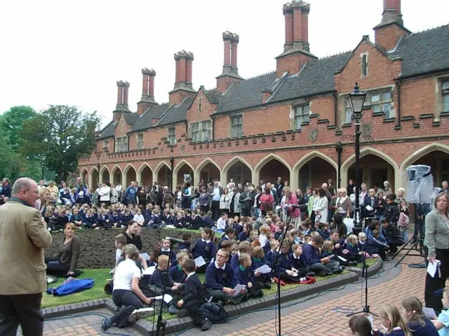 Children at Bun day