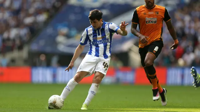 Fernando Forestieri shoots