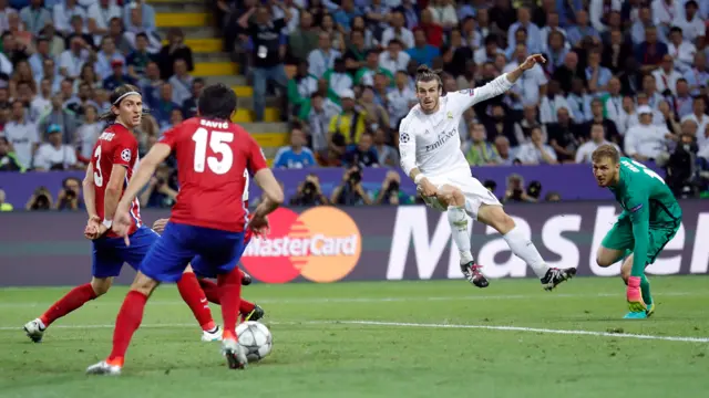 Gareth Bale shoots