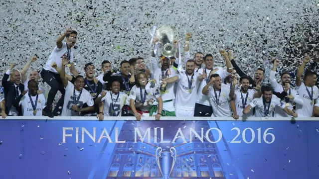 Sergio Ramos lifts the Champions League trophy