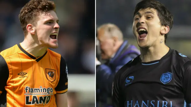 Hull's Andy Robertson and Sheffield Wednesday's Fernando Forestieri