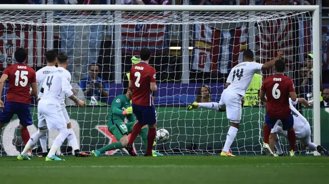 Jan Oblak makes a great save