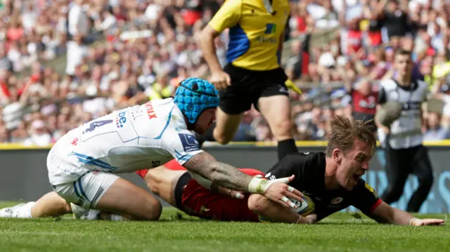 Chris Wyles scores for Saracens