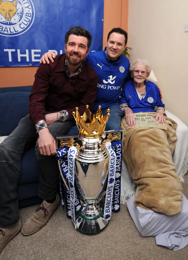 Steve Worthy with the Barclays Premier League trophy