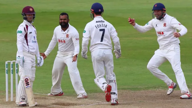 Ashar Zaidi dismisses Ben Duckett