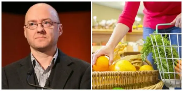 Patrick Harvie and woman choosing fruit and vegetables in the supermarket