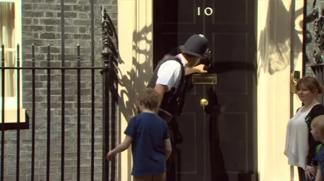 Ben delivering his letter