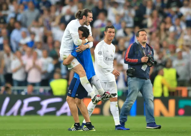 Gareth Bales celebrate