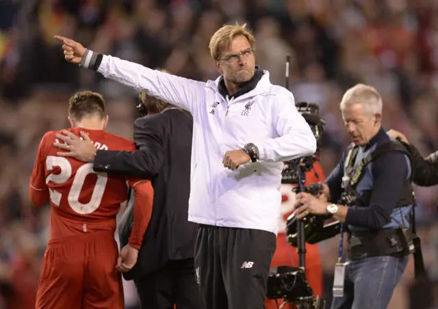 Klopp gestures